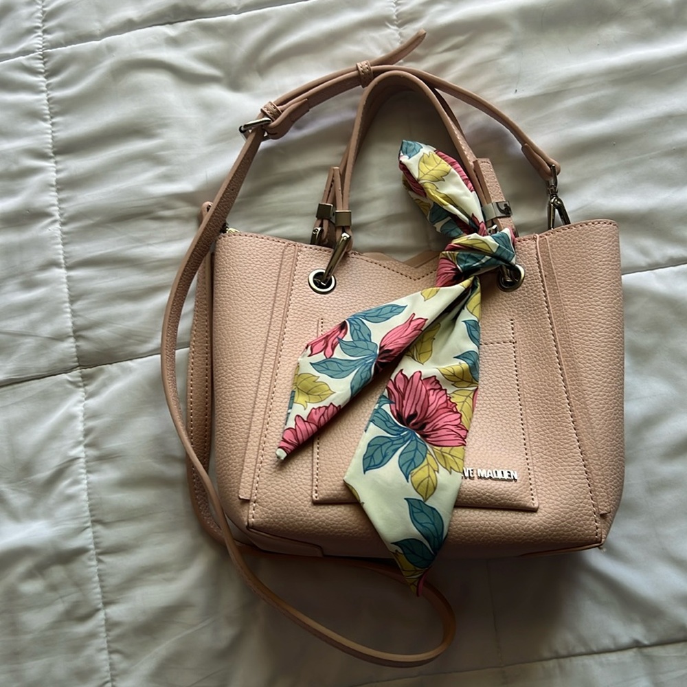 Steve Madden hand purse